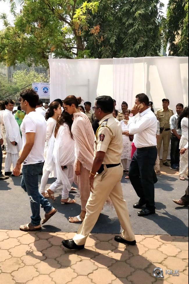 Celebs-Condolence-To-Sridevi-At-Mumbai